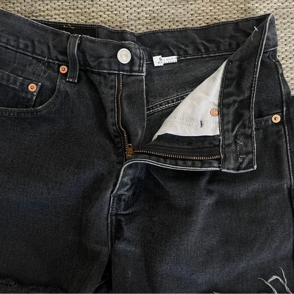 Levi’s Black Denim Vintage Shorts - Picture 8 of 8